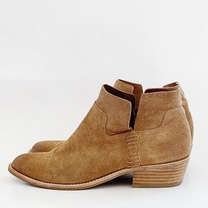 DOLCE VITA — suede boots